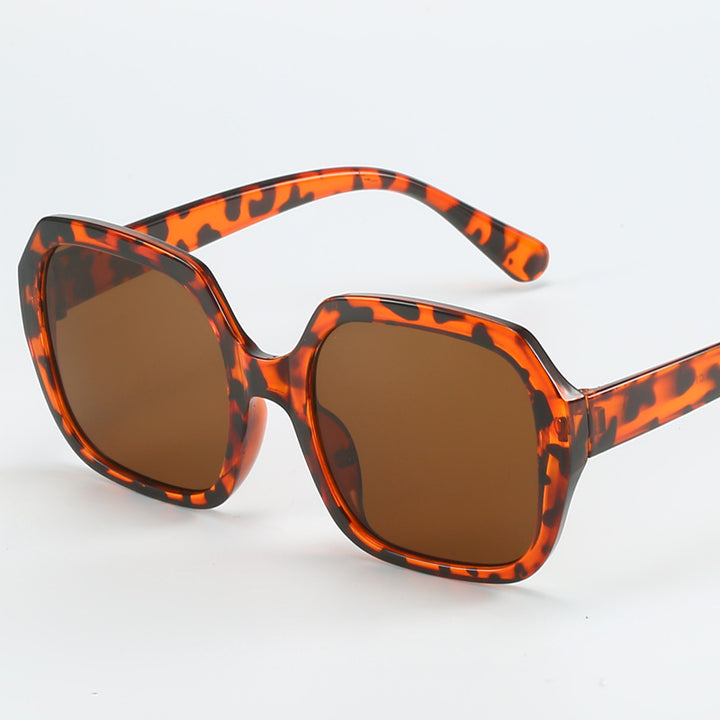 Dame Modisk Oversized-solbrille med ekstravagante leoparddetaljer Luvikno