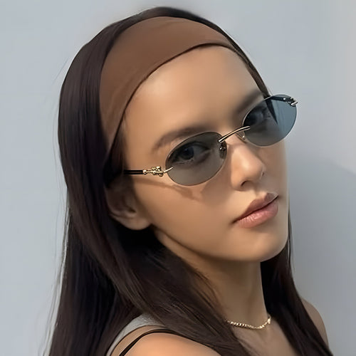 Dame oval solbrille med luksuriøs metallramme og speilbelagte glass Luvikno