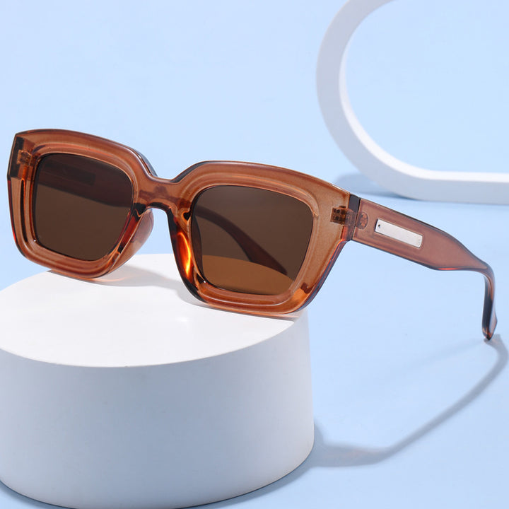 Dame modiske solbriller i elegant design Luvikno