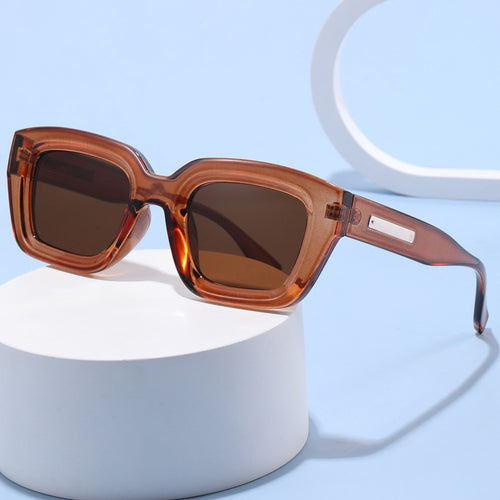 Dame modiske solbriller i elegant design Luvikno