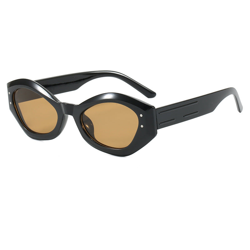 Dame Cat-Eye solbriller med moderne design og bred ramme Luvikno