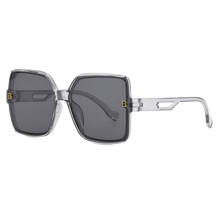 Dame moteriktig oversized solbrille med ekstravagante aksenter Luvikno