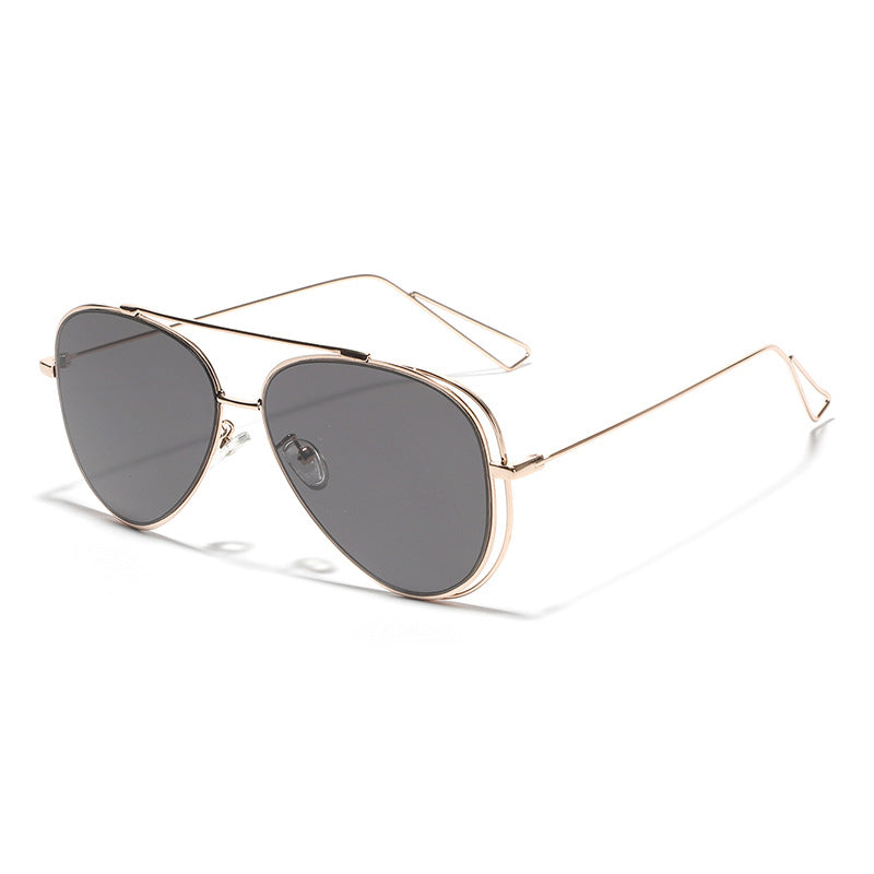 Dame Retro-flyger solbrille med sølvfarget metallramme og speilglass Luvikno