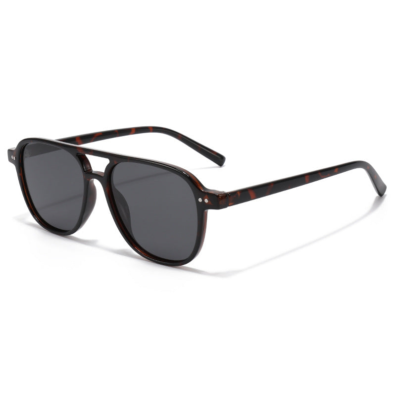 Dame designer solbrille med trendy havskilpadde ramme og UV-beskyttelse Luvikno