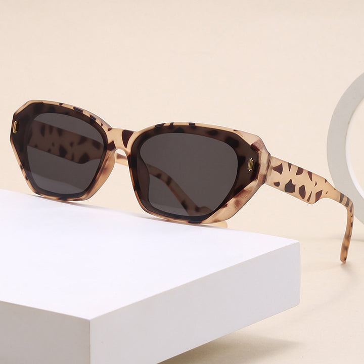 Dame geometrisk designer solbrille med markant ramme Luvikno