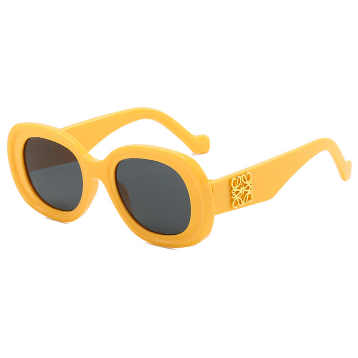 Dame moteriktig vintage-solbrille med spesielle dekorasjoner Luvikno