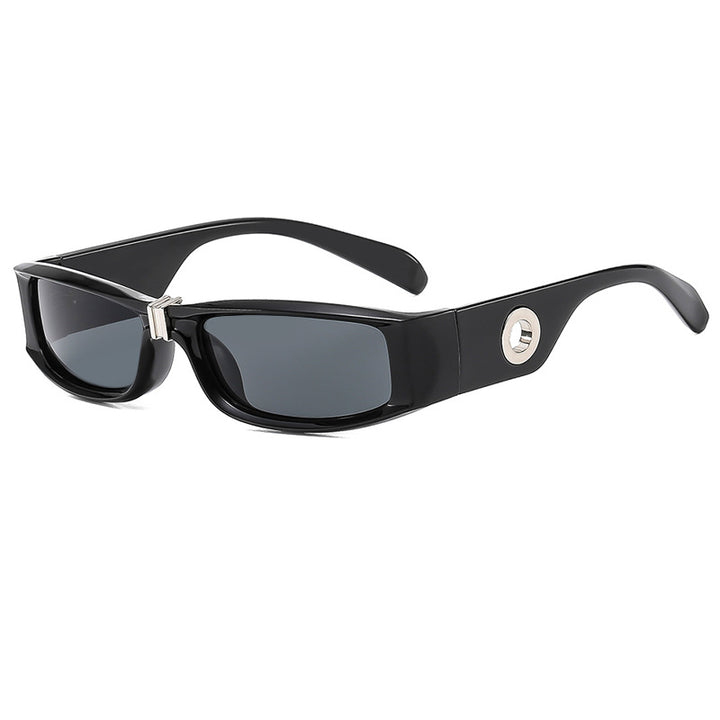Dame moteriktig solbrille med beskyttende UV-filter og robust ramme Luvikno