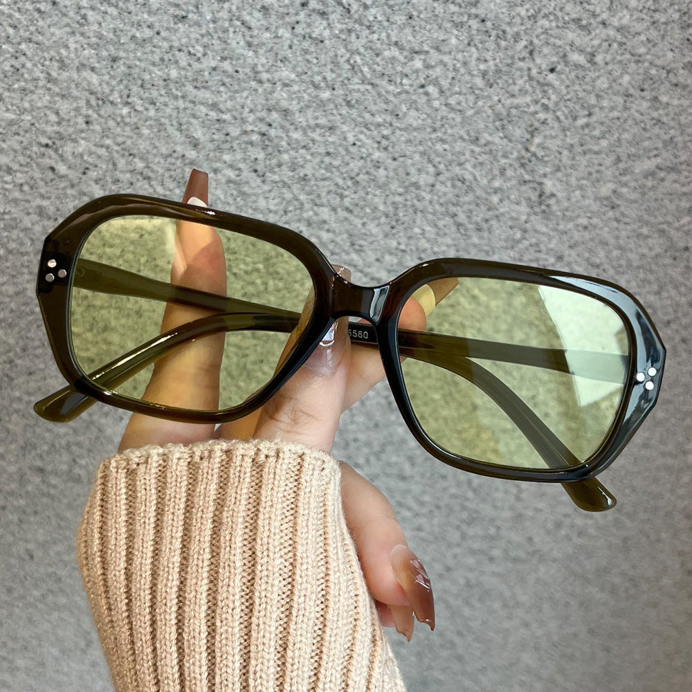 Dame moteriktig oversized solbrille i elegant design Luvikno