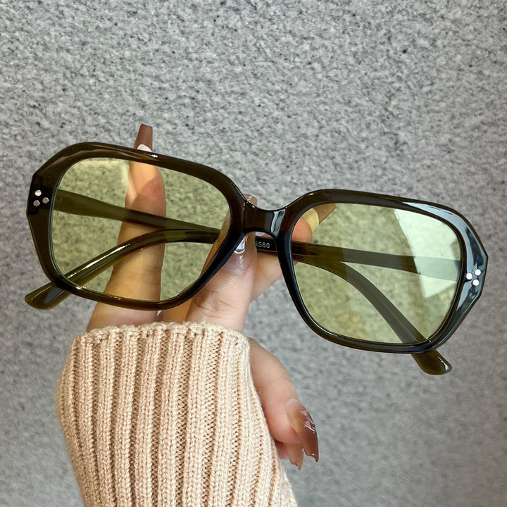 Dame moteriktig oversized solbrille i elegant design Luvikno
