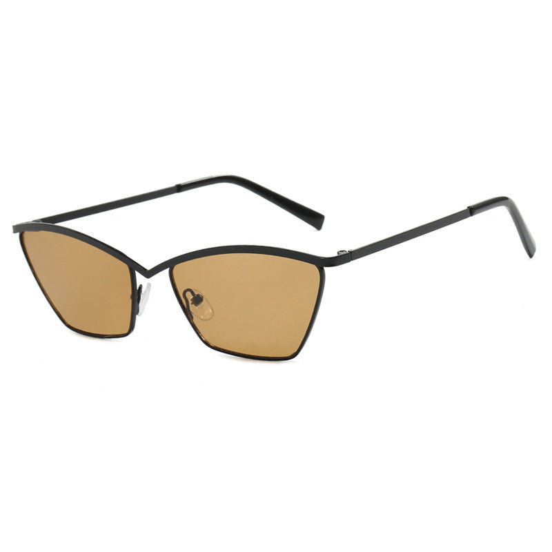 Dame mode Cat-Eye solbriller med elegant metallramme Luvikno