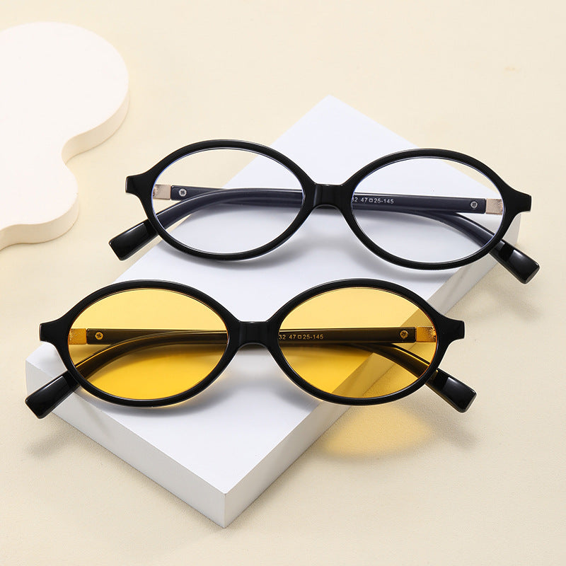 Dame elegante moteriktig lesebrille med uvanlig design Luvikno