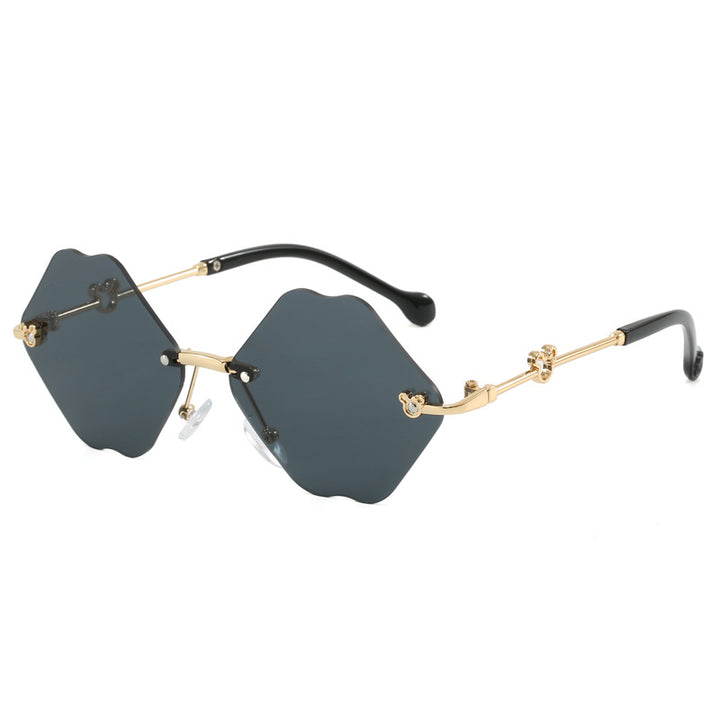 Dame geometrisk oversized solbrille med detaljerte, luksuriøse rammer Luvikno