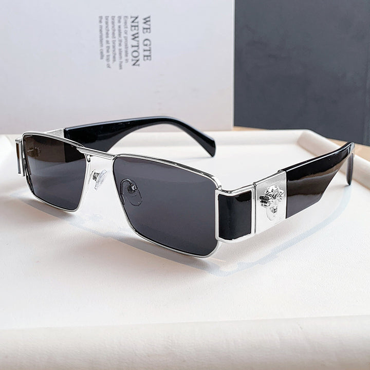 Dame Designer-solbrille med luksuriøs inn ramme og trendy snitt Luvikno