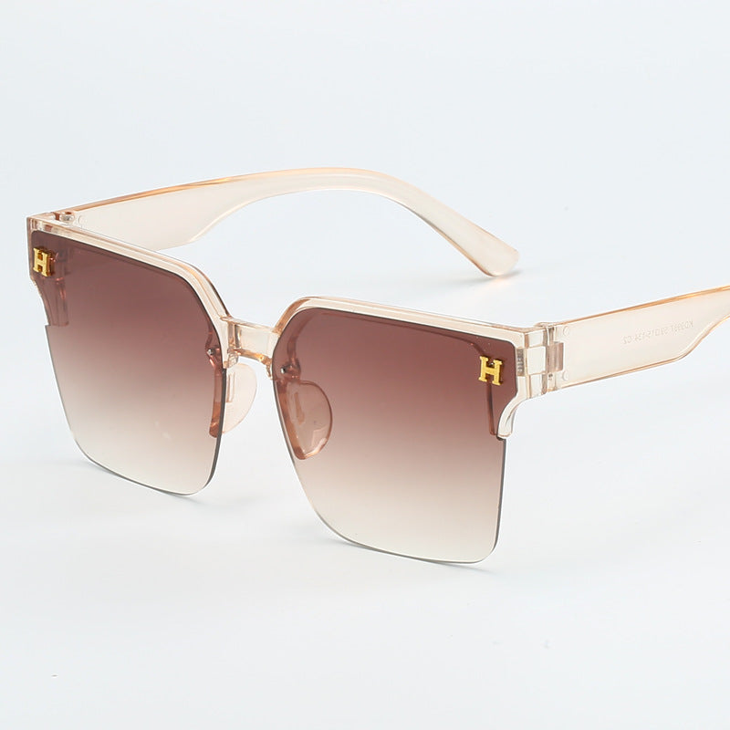Dame kvadratisk solbrille med elegant metallramme Luvikno