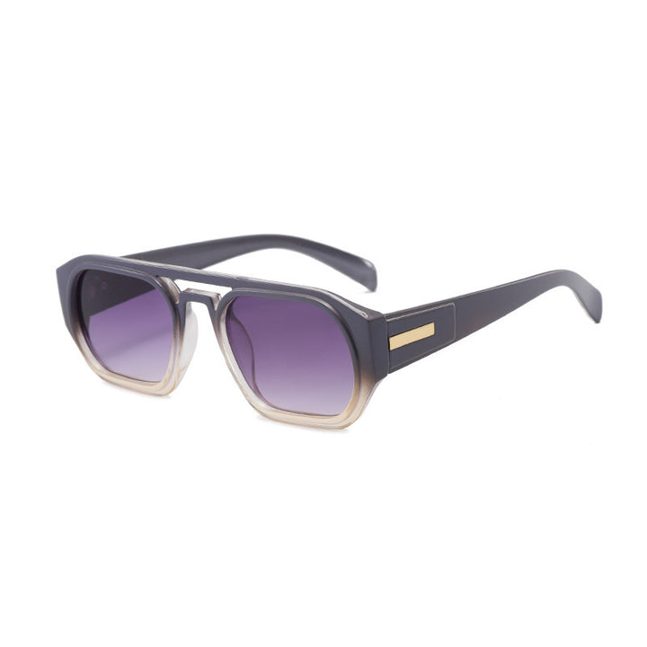 Dame moteriktig rektangulær brille med elegant metalled accent Luvikno