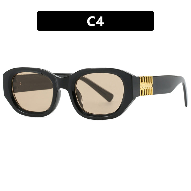 Dame moteriktig solbrille med unikt, geometrisk design og elegante aksenter Luvikno