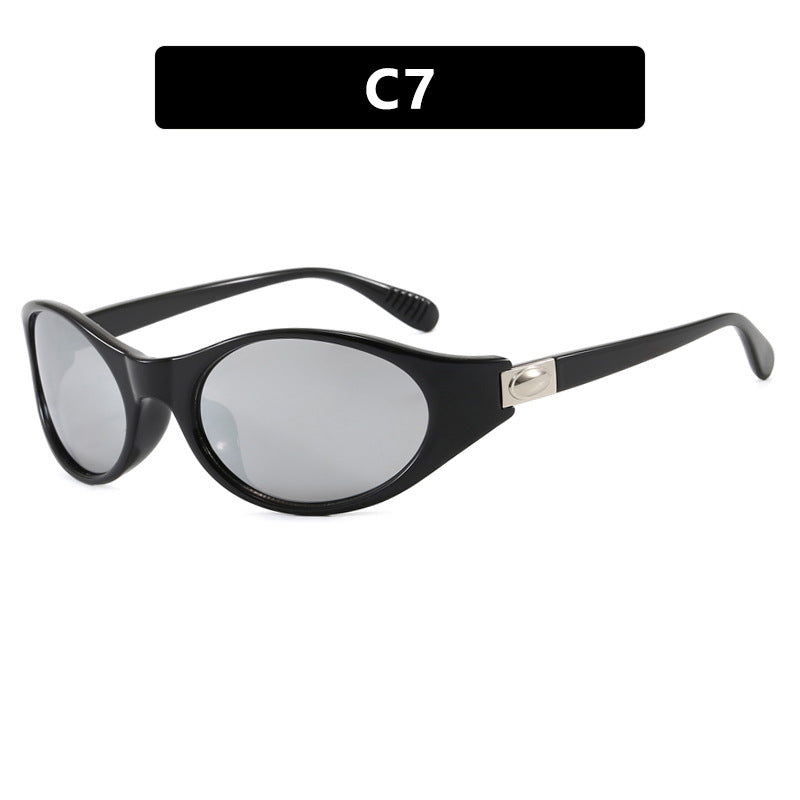 Dame stilfull solbrille i elegant ovalt design med beskyttende UV-filter Luvikno