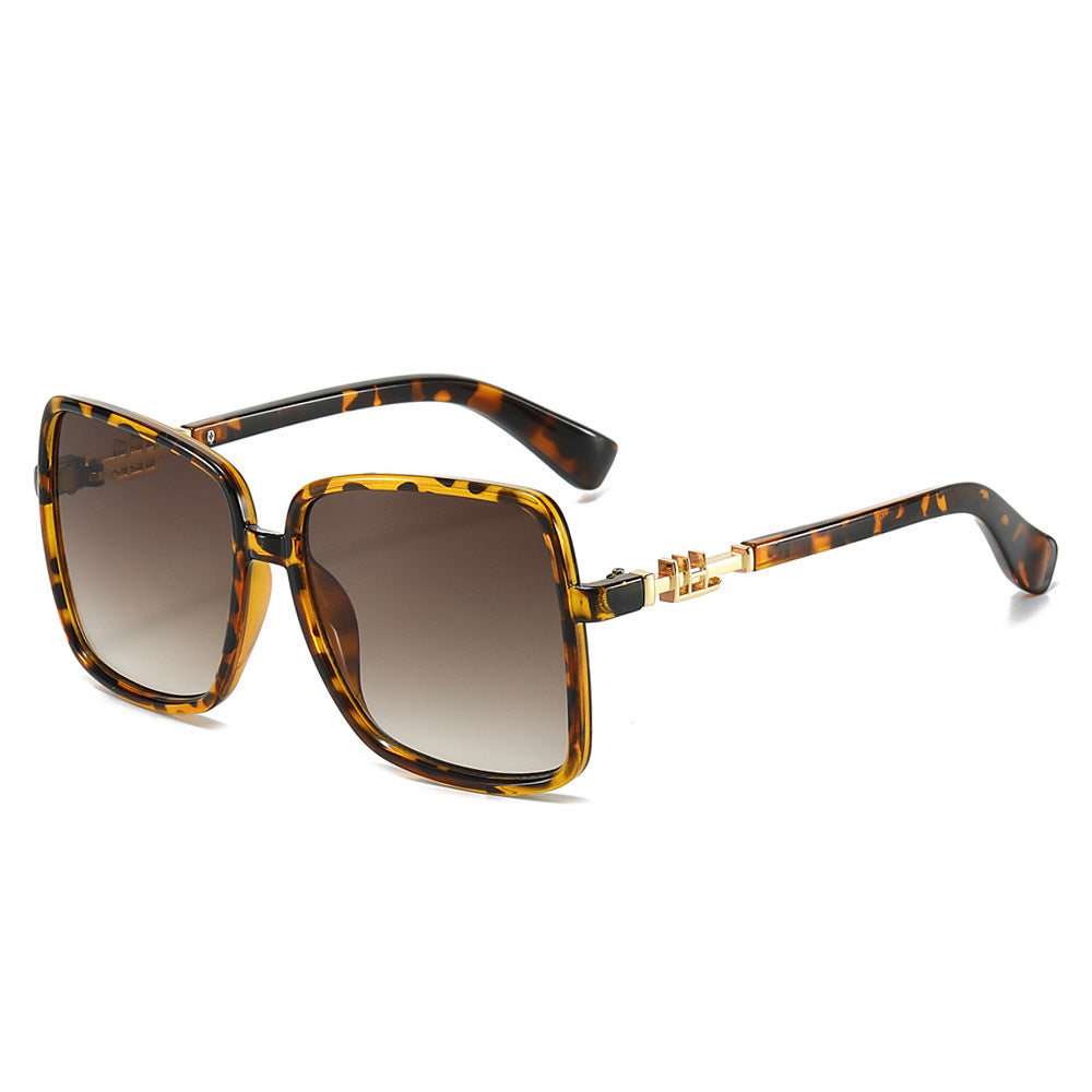 Dame solbrille med stor ramme og gradient Luvikno