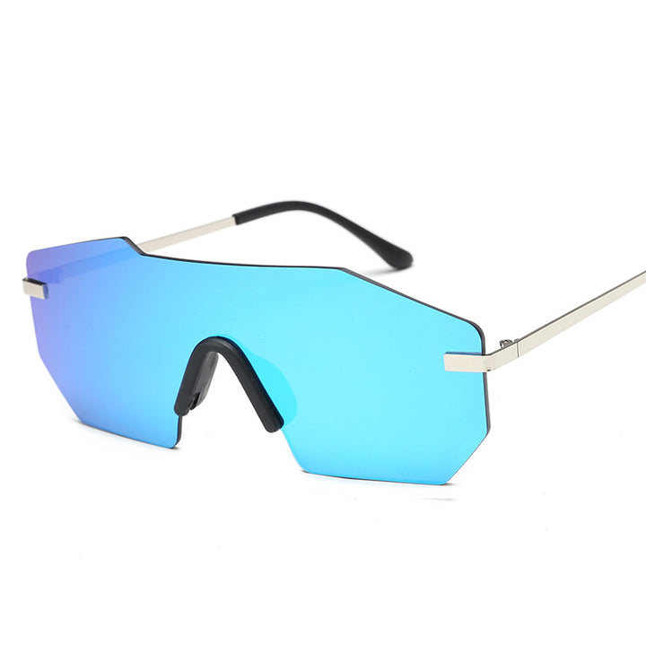 Dame oversized solbriller i futuristisk design Luvikno