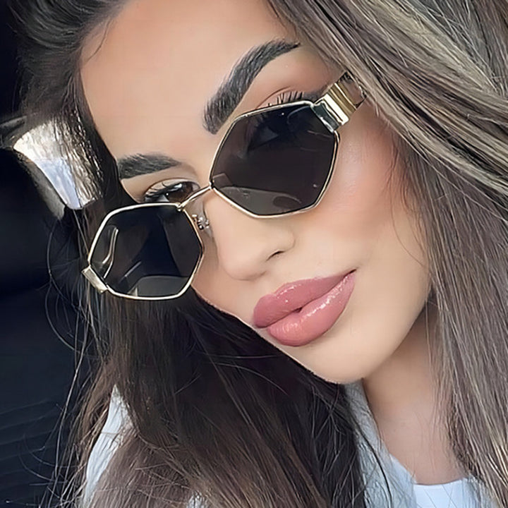 Damen geometrisk solbrille med smal metallramme og polarisert glass Luvikno