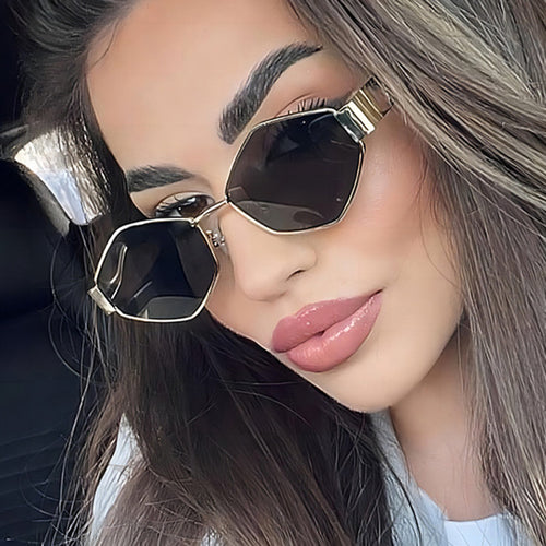 Damen geometrisk solbrille med smal metallramme og polarisert glass Luvikno