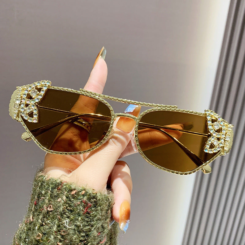 Dame luksus solbrille med elegant sommerfugl-detalj Luvikno