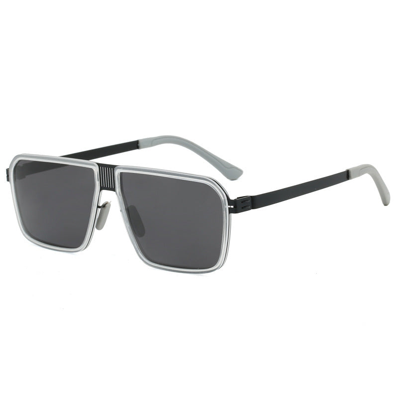Dame moteriktig solbrille i moderne, firkantet design Luvikno