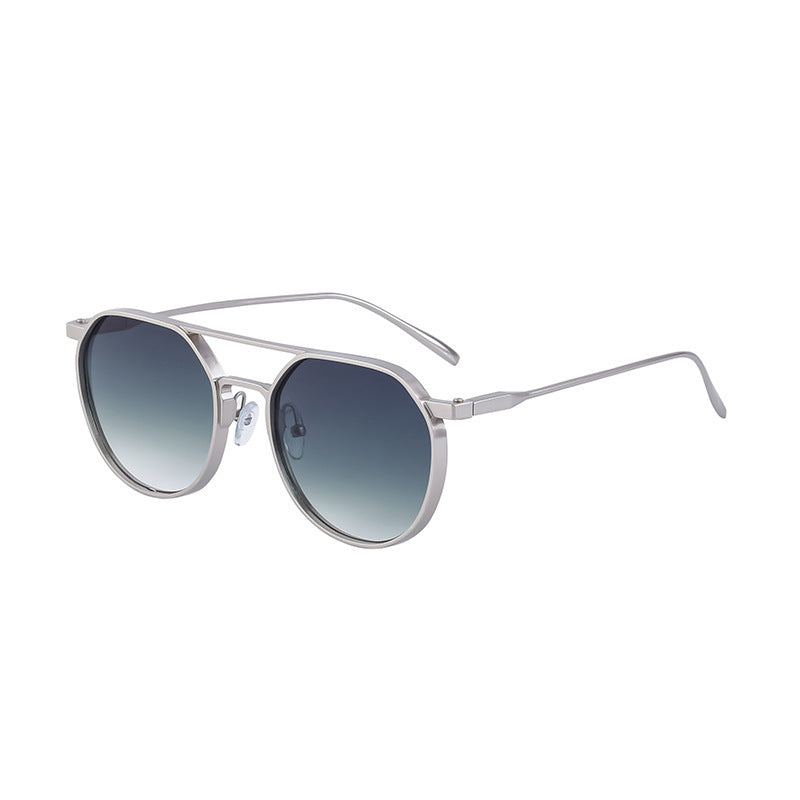 Dame moterik solbrille i stilfullt rundt design Luvikno
