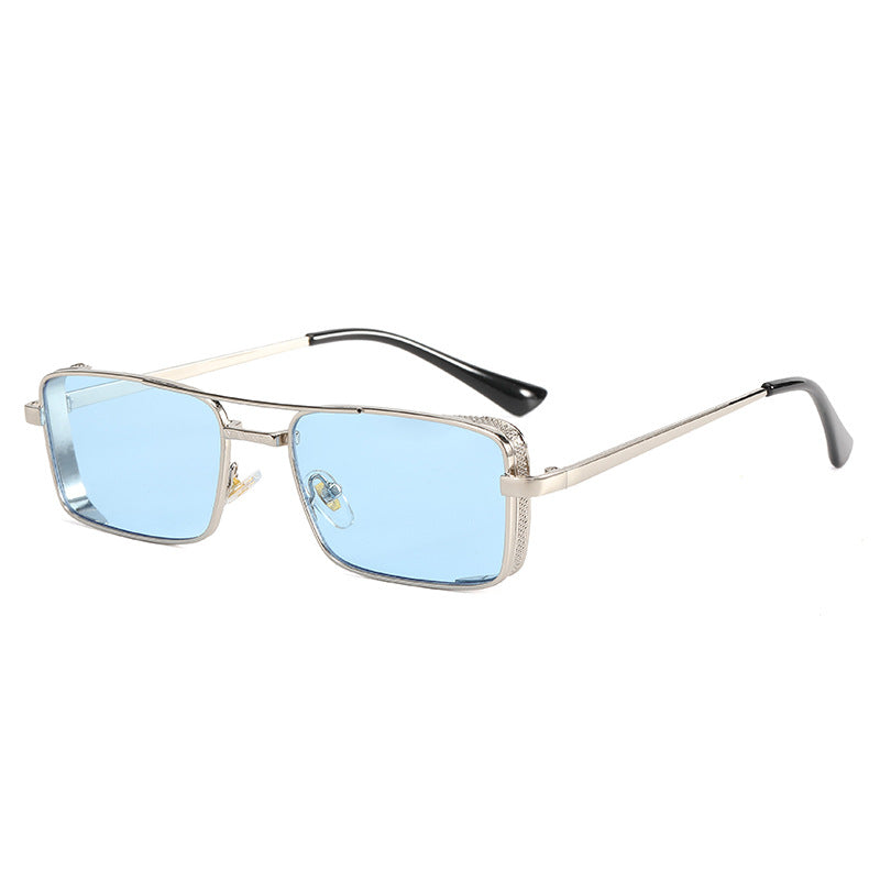 Dame moteriktig rektangulær solbrille med luksuriøs ramme Luvikno