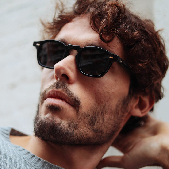Dame geometrisk solbrille med beskyttende UV-filter og moderne design Luvikno