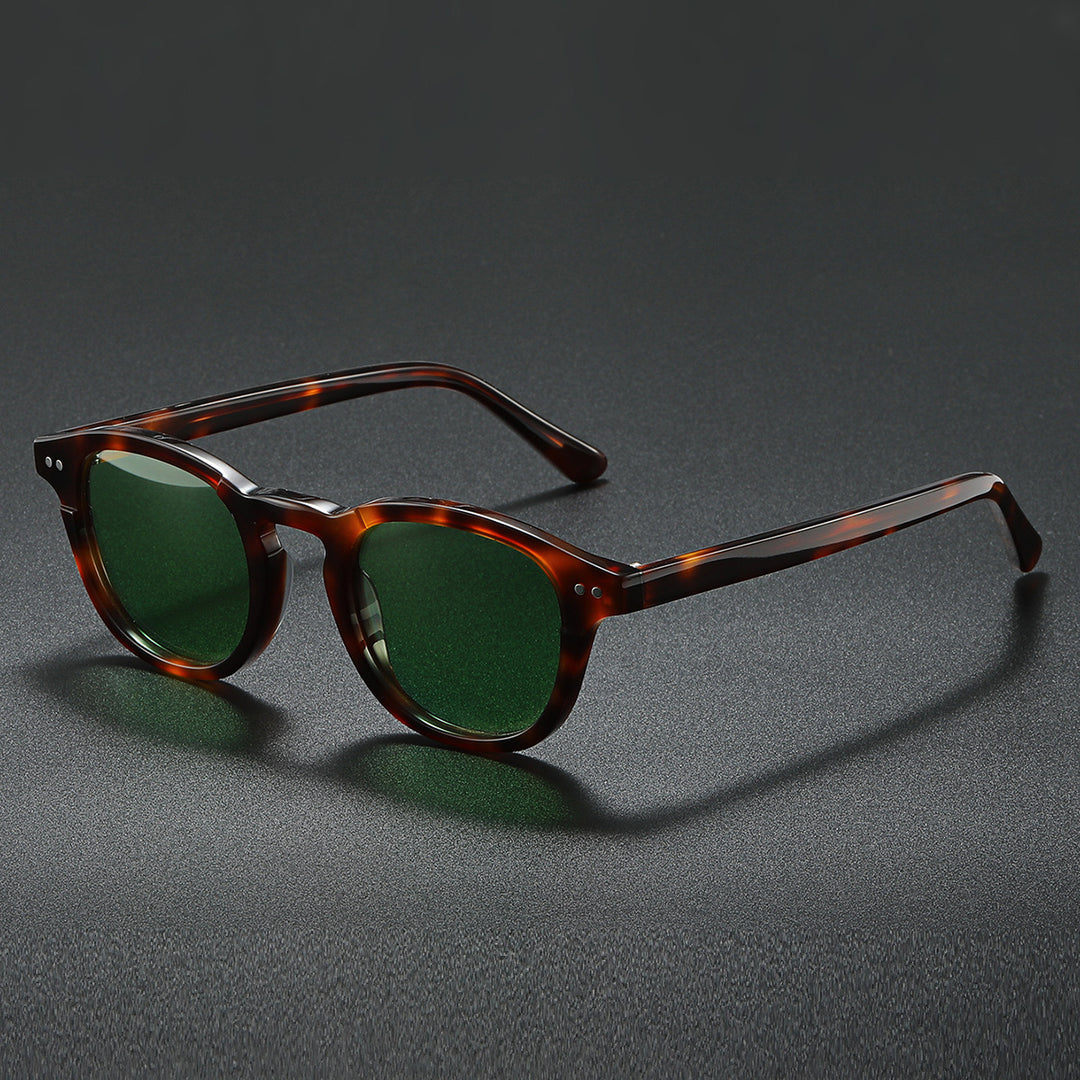 Dame moteriktig solbrille i moderne skilpadde-design Luvikno