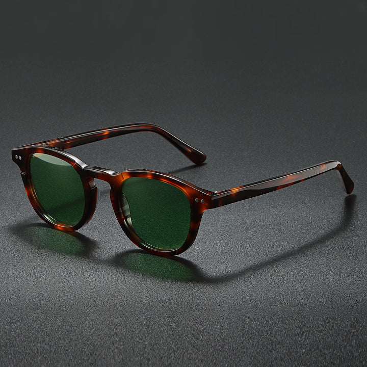 Dame moteriktig solbrille i moderne skilpadde-design Luvikno