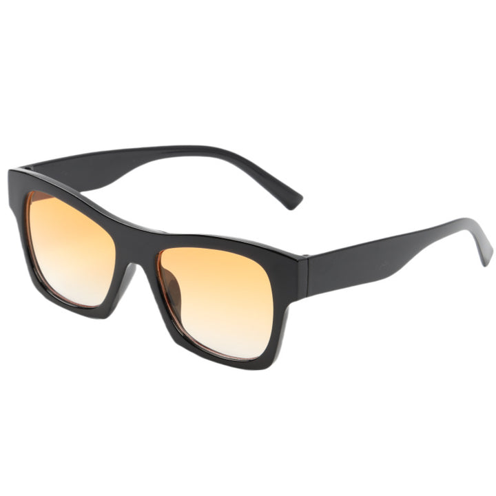 Dame moteriktig solbrille i elegant kvadratdesign Luvikno