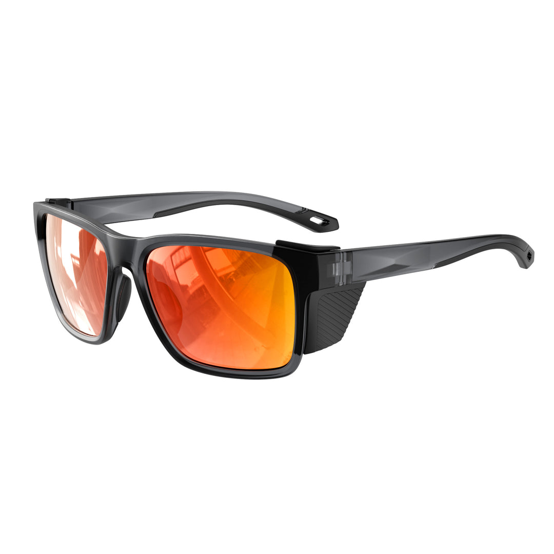 Dame sporty solbrille med ergonomisk design og robuste linser Luvikno