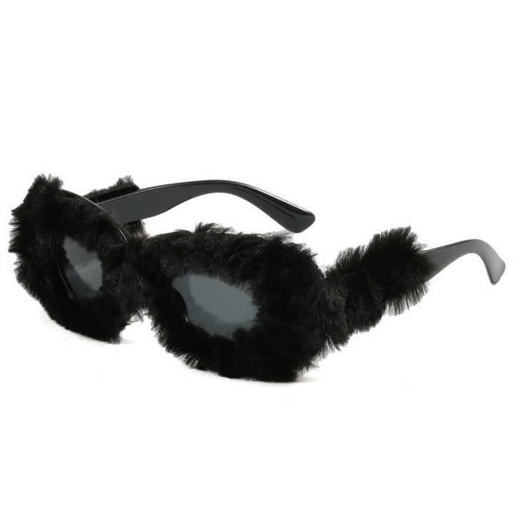 Dame moteriktig solbrille i trendy fleece-design Luvikno