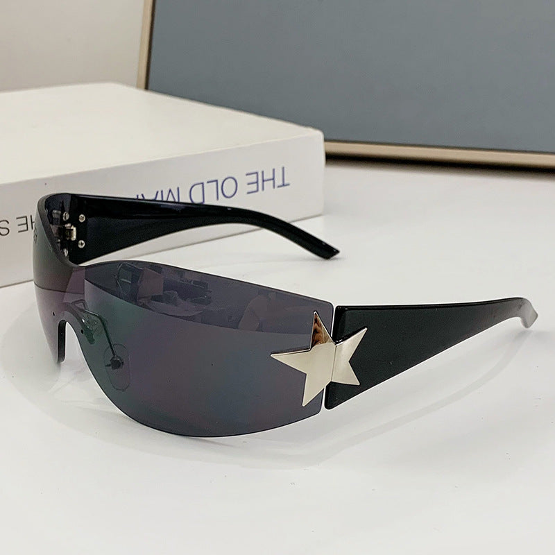 Dame moteriktig solbrille med kunstnerisk stjerneakcent Luvikno