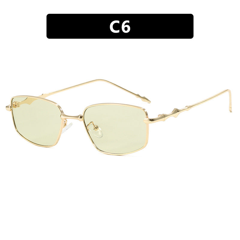 Dame moteriktig kvadratisk solbrille i unikt design Luvikno