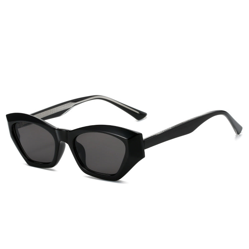 Damer Cat Eye solbriller med moderne transparente detaljer Luvikno