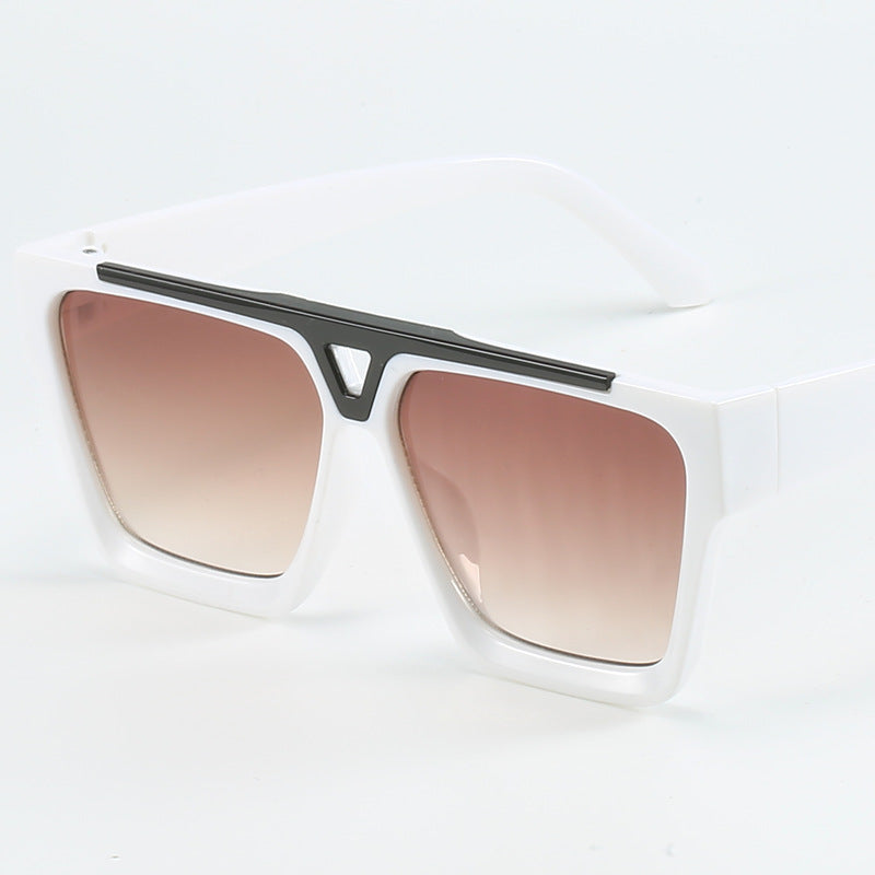 Dame moterik oversized solbrille med stilige gullaccent Luvikno