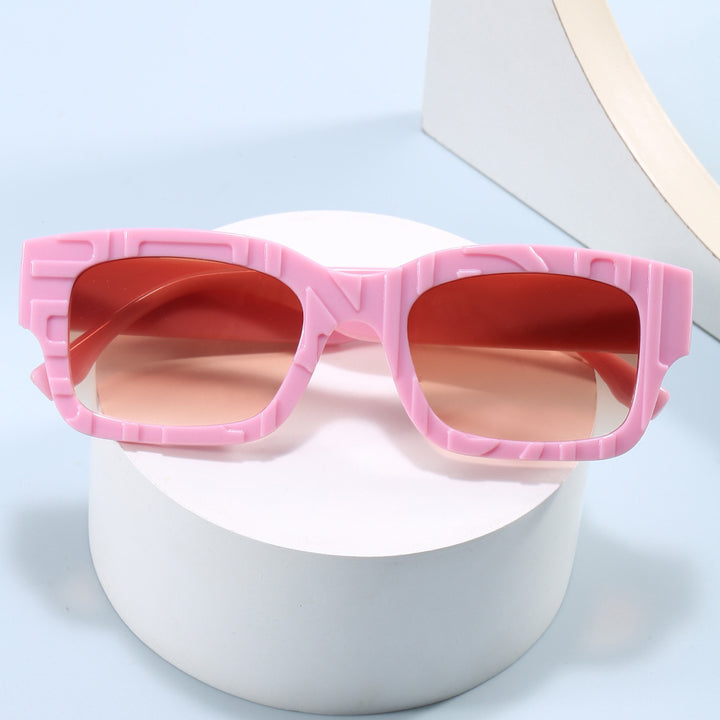 Damer moteriktig firkantet solbrille med strukturert ramme og UV-beskyttelse Luvikno
