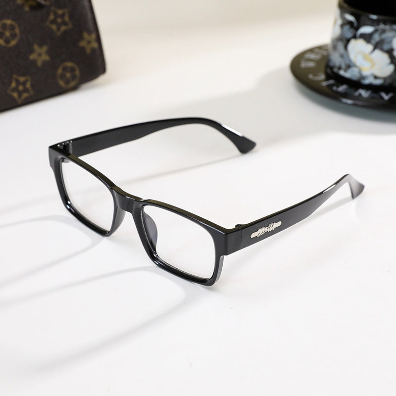 Damer moteriktig lesebrille med elegant design Luvikno