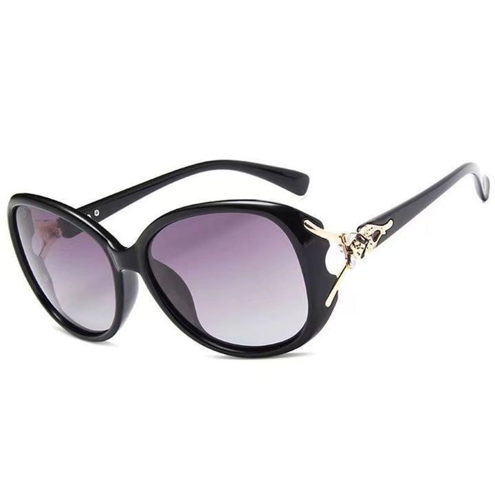 Dame moteriktig Cat-Eye solbrille med eksklusiv metall-design Luvikno