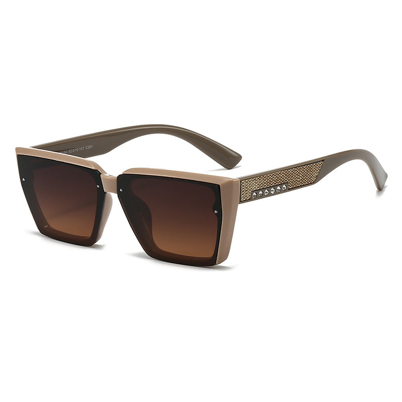 Dame stilig solbrille med glitrende detaljer Luvikno