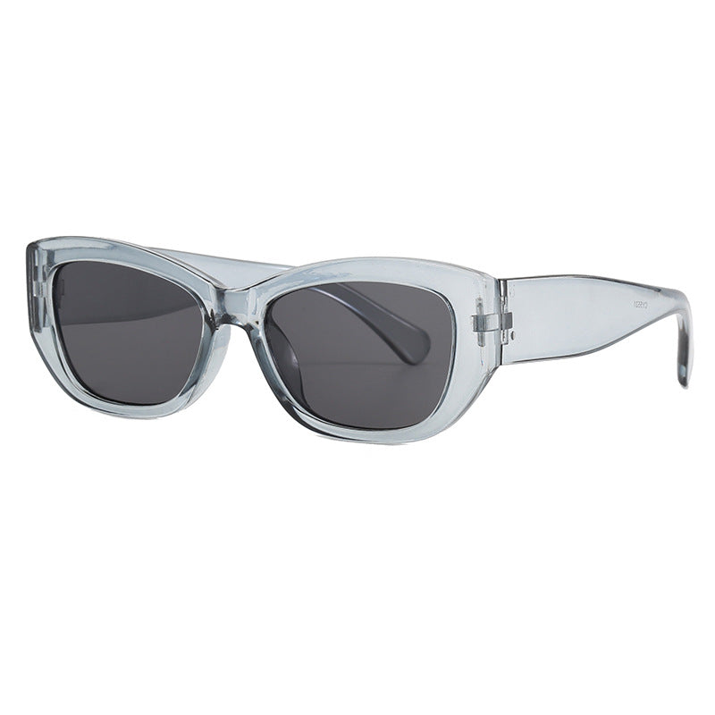 Dame moderne Cat-Eye solbriller laget av robust plast Luvikno