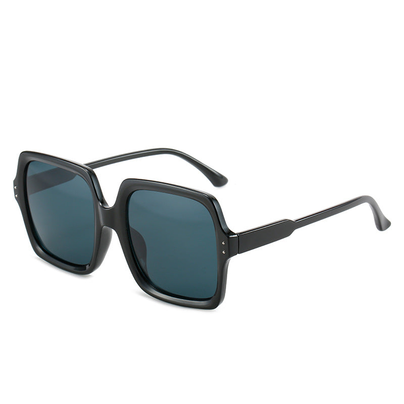Dame kvadratisk moderne solbrille med polarisert glass Luvikno