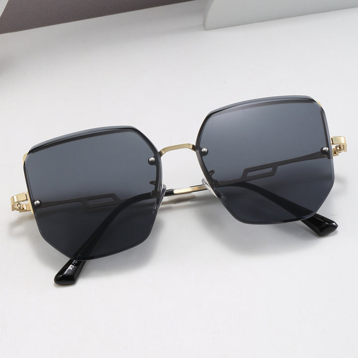 Dame geometrisk designer-solbrille med speilende linser Luvikno