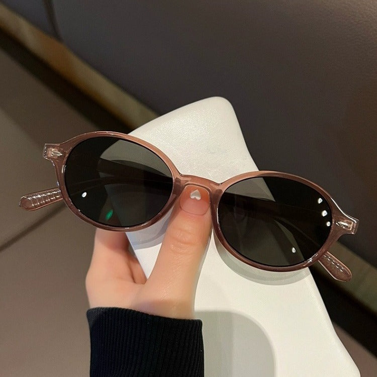 Dame modische solbrille i elegant ovaldesign Luvikno