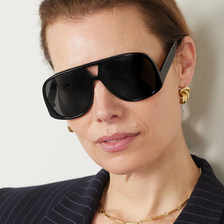 Dame moted sport-solbrille med robust ramme og UV-beskyttelse Luvikno