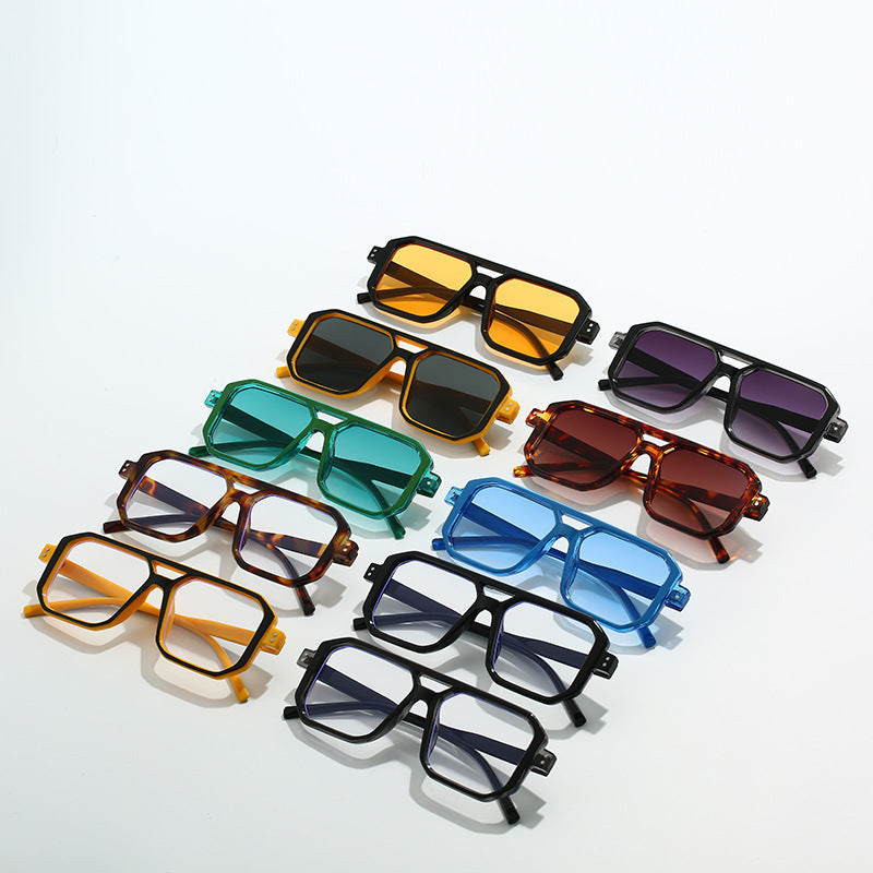 Dame moteriktig solbrille i moderne åttekantet design Luvikno