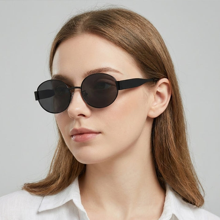 Damen Motedes Solbrille med unikt design Luvikno